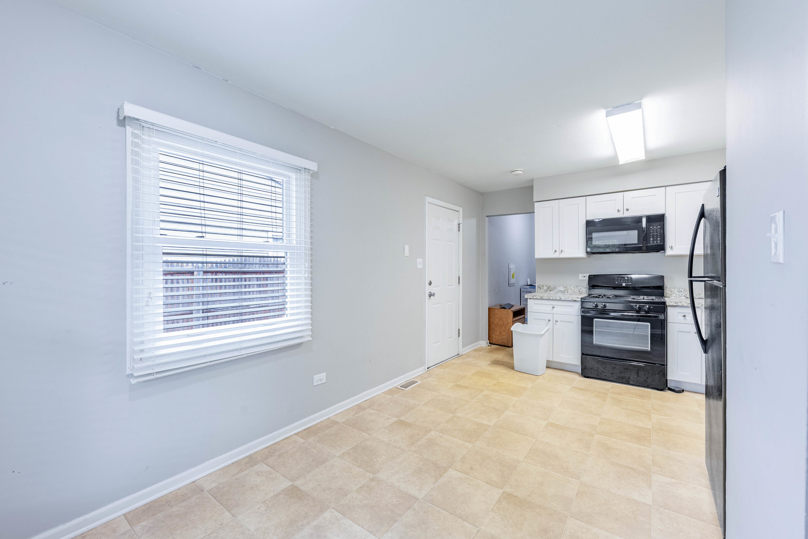 16753 Hilltop Avenue Orland Hills, IL 60487 - Photo 7 of 25