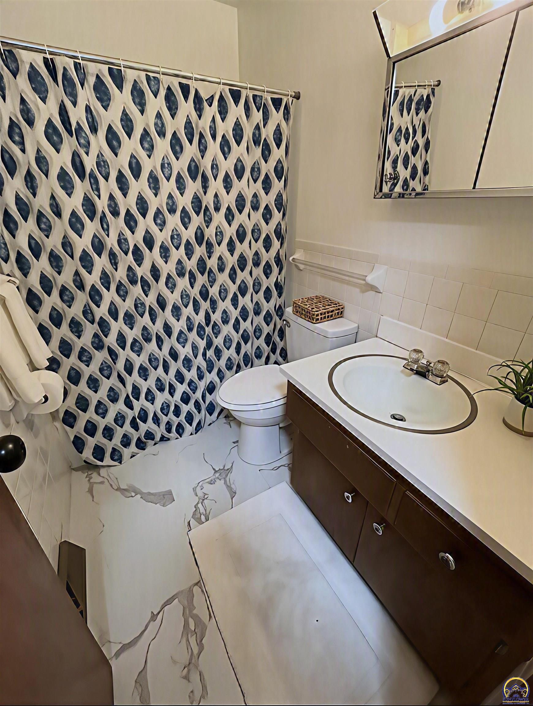 4209 Southwest 34th Street Topeka, KS 66614 - Photo 10 of 21