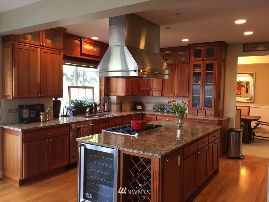1822 Southeast 8th Place Renton, WA 98057 - Photo 2 of 21