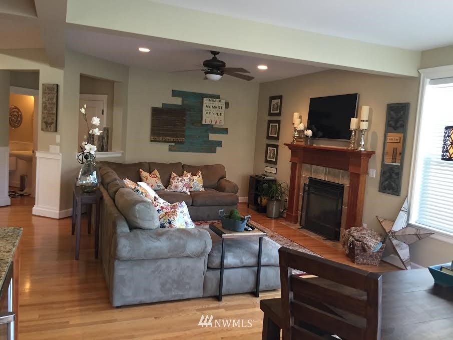 1822 Southeast 8th Place Renton, WA 98057 - Photo 7 of 21