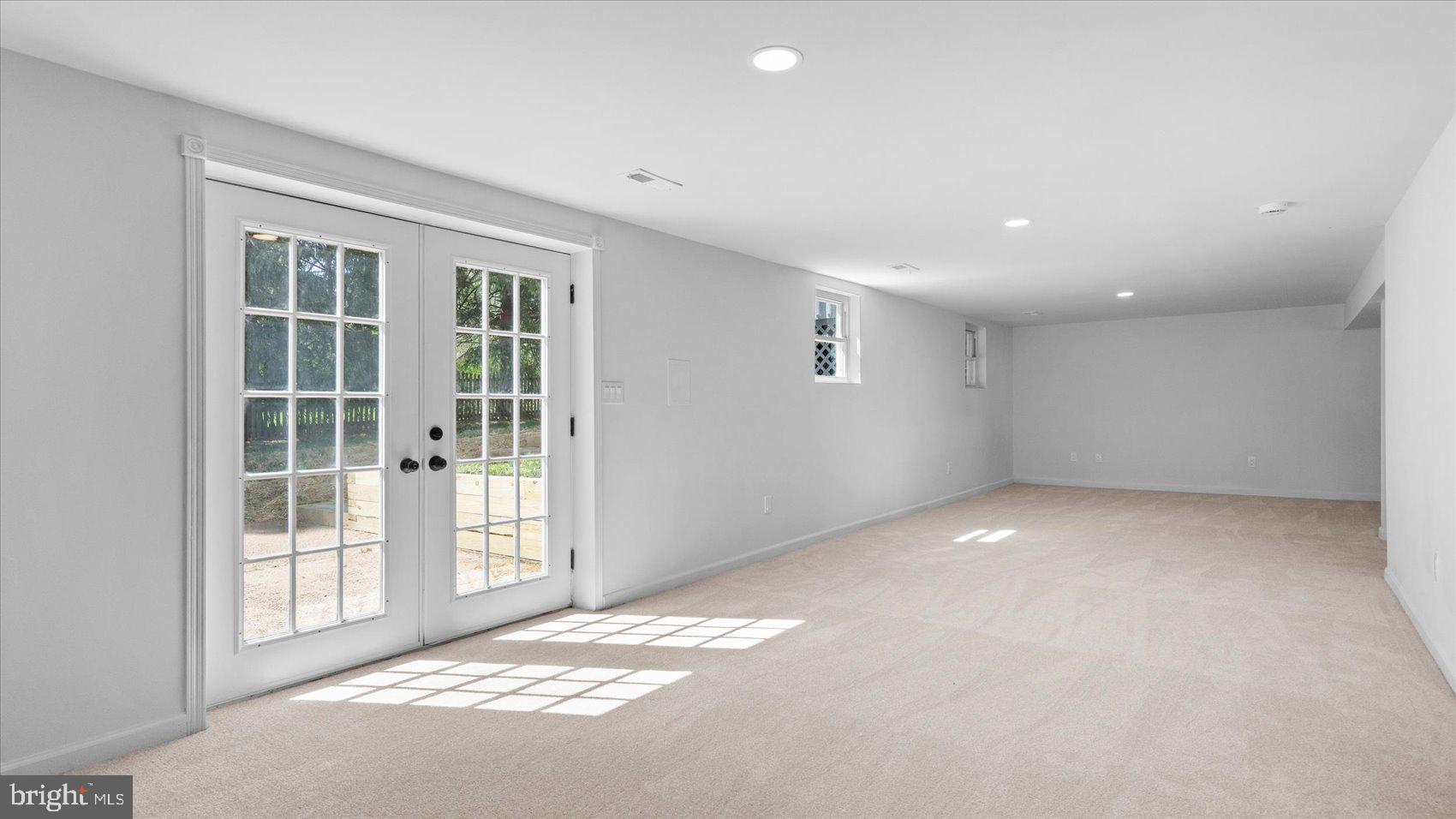 804 Suburbian Road Reisterstown, MD 21136 - Photo 25 of 36 an empty room with windows