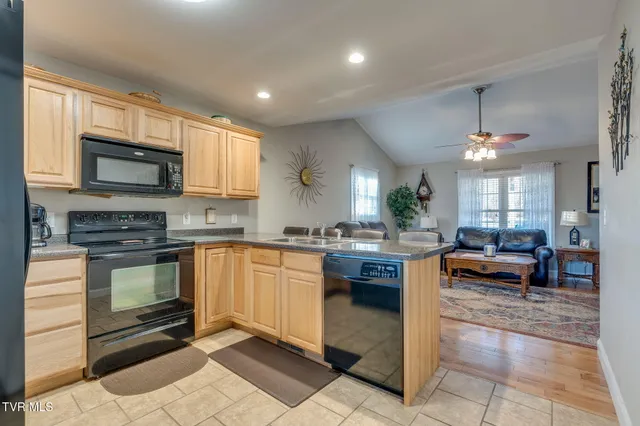 $205,999 | 205 Dawn Drive, Unit 6, Elizabethton, TN 37643