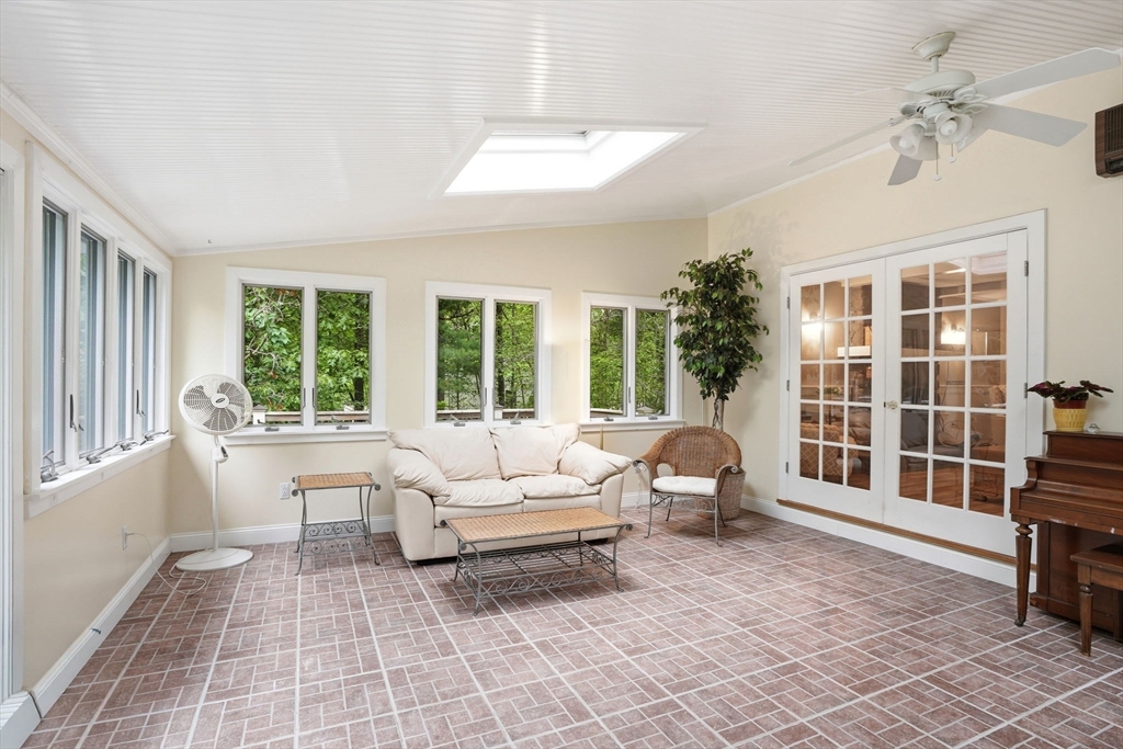 27 Bennett Road Rochester, MA 02770 - Photo 23 of 41