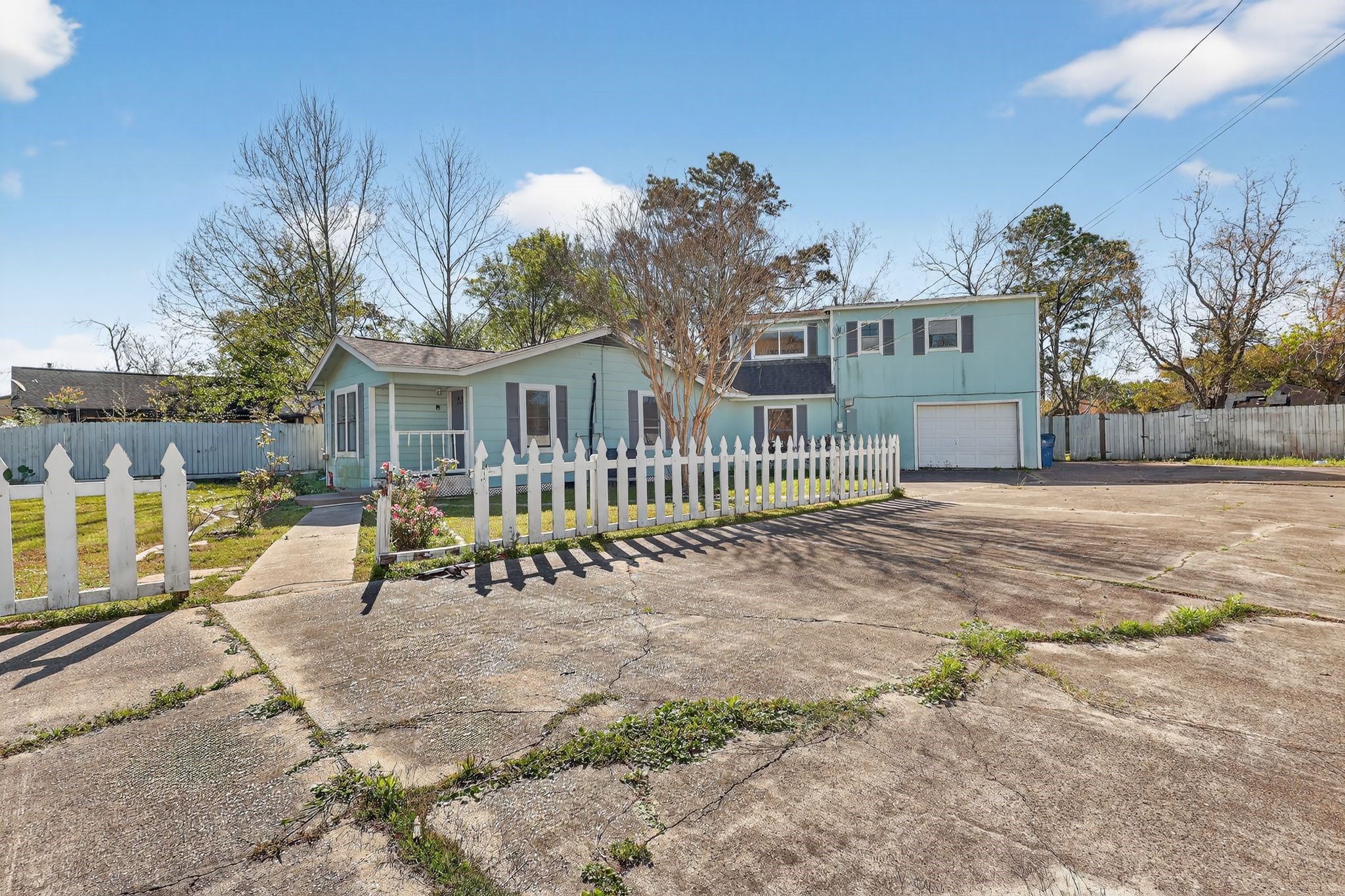 712 East Peach Street Angleton, TX 77515 - Photo 2 of 44