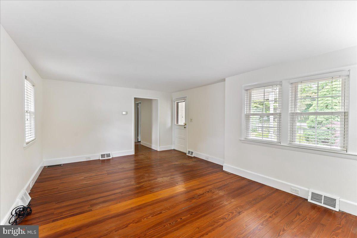 1786 West Doe Run Road Kennett Square, PA 19348 - Photo 17 of 39 Original Hardwood Flooring