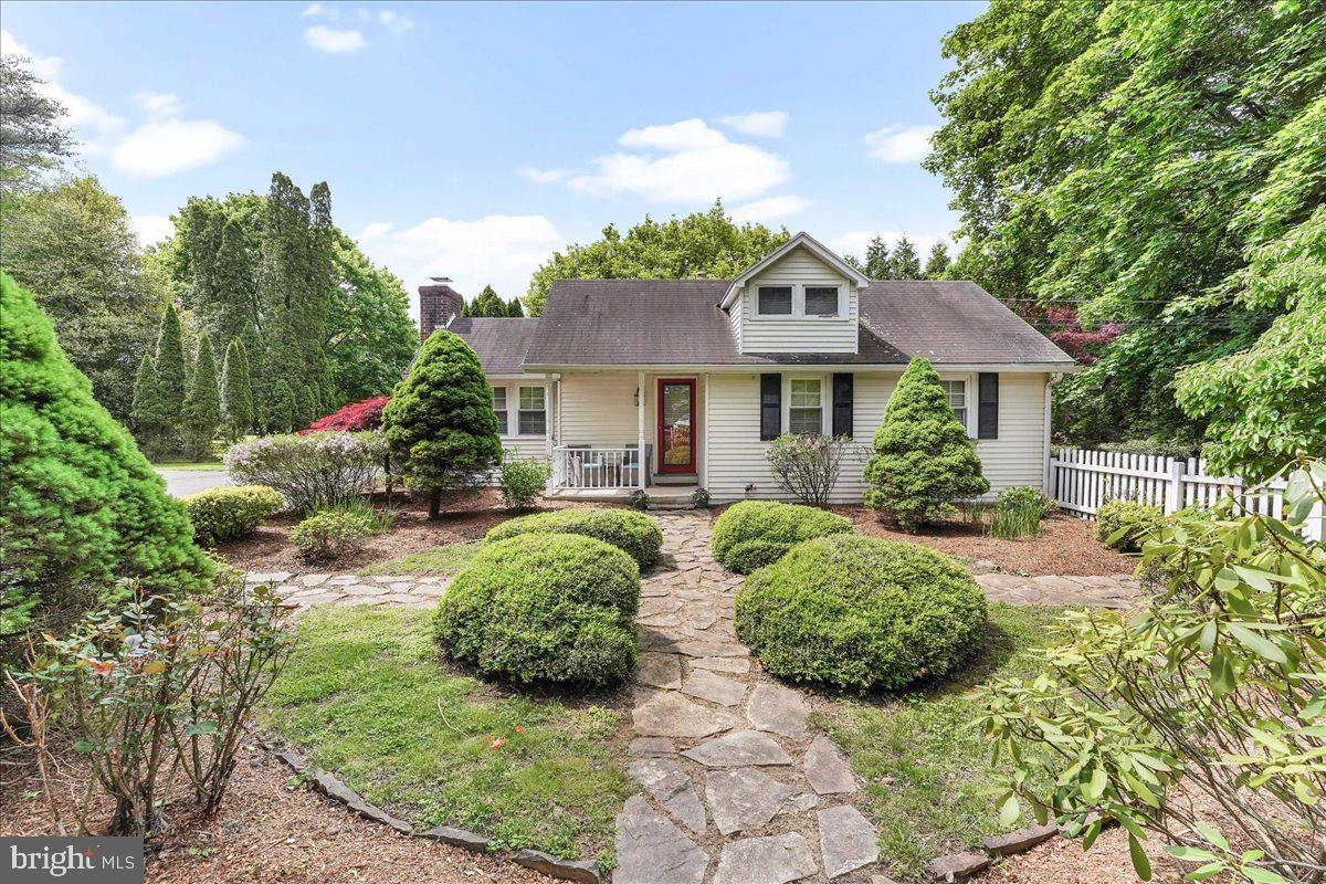 1786 West Doe Run Road Kennett Square, PA 19348 - Photo 2 of 39 Front Walkway