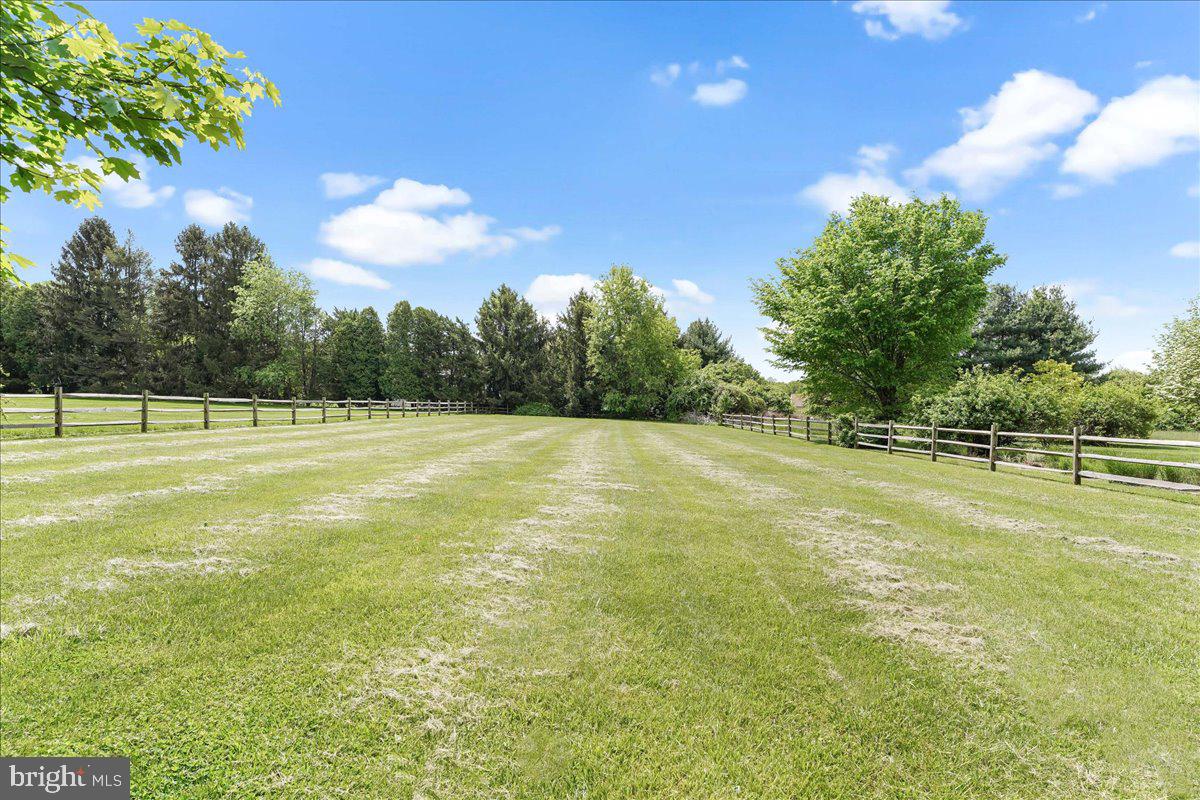 1786 West Doe Run Road Kennett Square, PA 19348 - Photo 5 of 39 Amazing Flat Back Yard