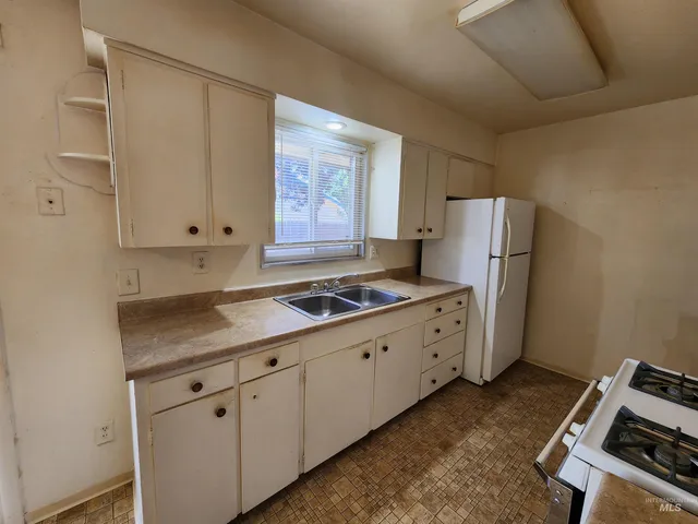 $240,000 | 1540 North 10th E Street, Mountain Home, ID 83647