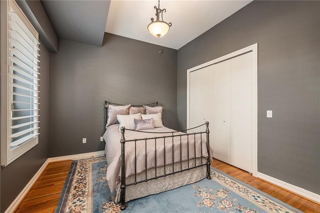 4900 Central Street, Unit 101 Kansas City, MO 64112 - Photo 18 of 37