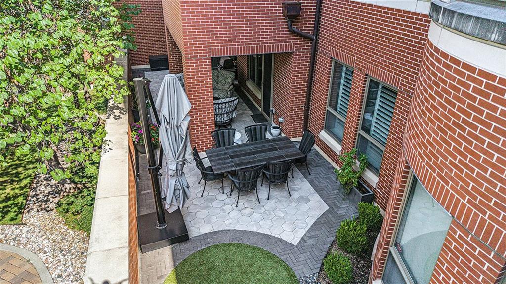 4900 Central Street, Unit 101 Kansas City, MO 64112 - Photo 27 of 37