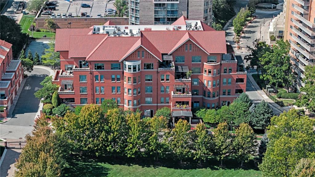 4900 Central Street, Unit 101 Kansas City, MO 64112 - Photo 32 of 37