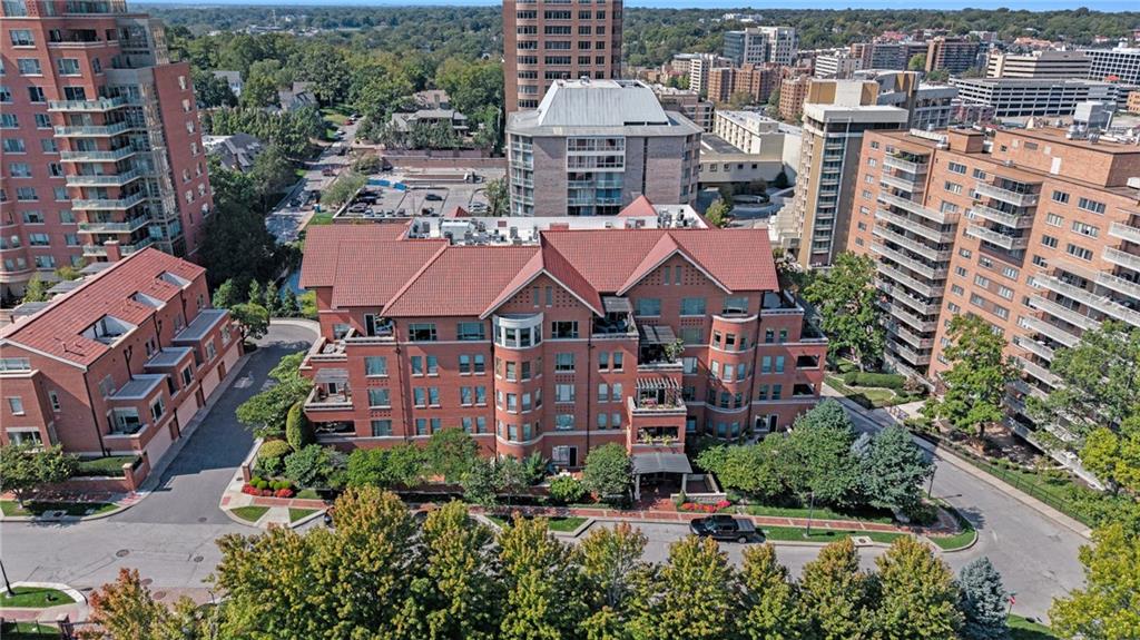 4900 Central Street, Unit 101 Kansas City, MO 64112 - Photo 34 of 37