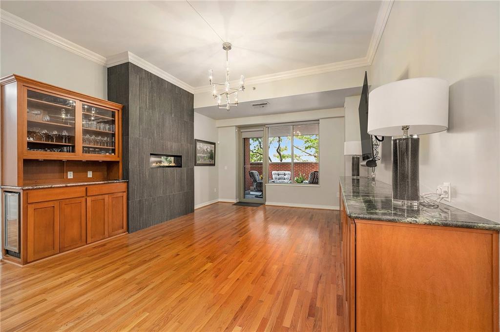 4900 Central Street, Unit 101 Kansas City, MO 64112 - Photo 7 of 37