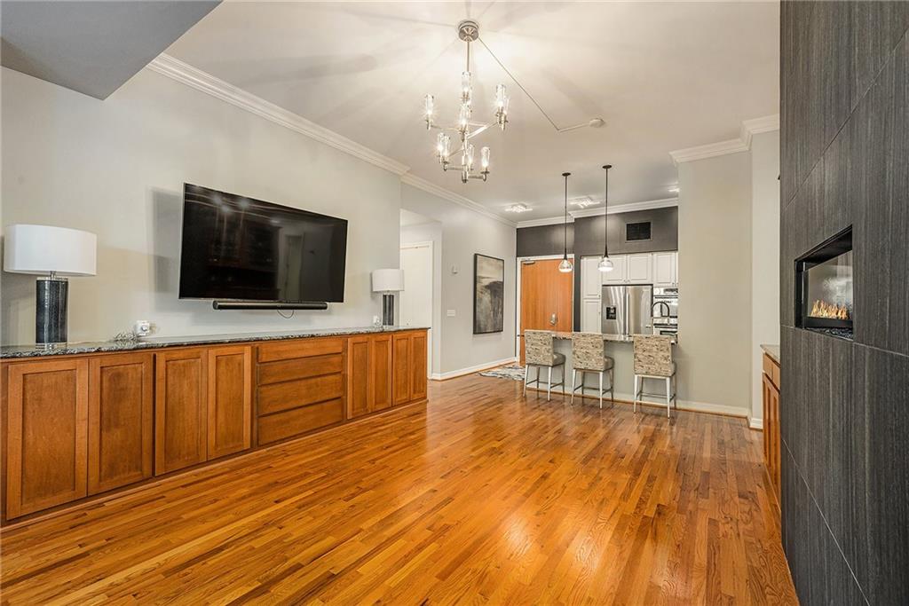 4900 Central Street, Unit 101 Kansas City, MO 64112 - Photo 8 of 37