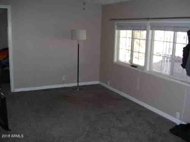 2137 South Tomahawk Road Apache Junction, AZ 85119 - Photo 6 of 26 Living room