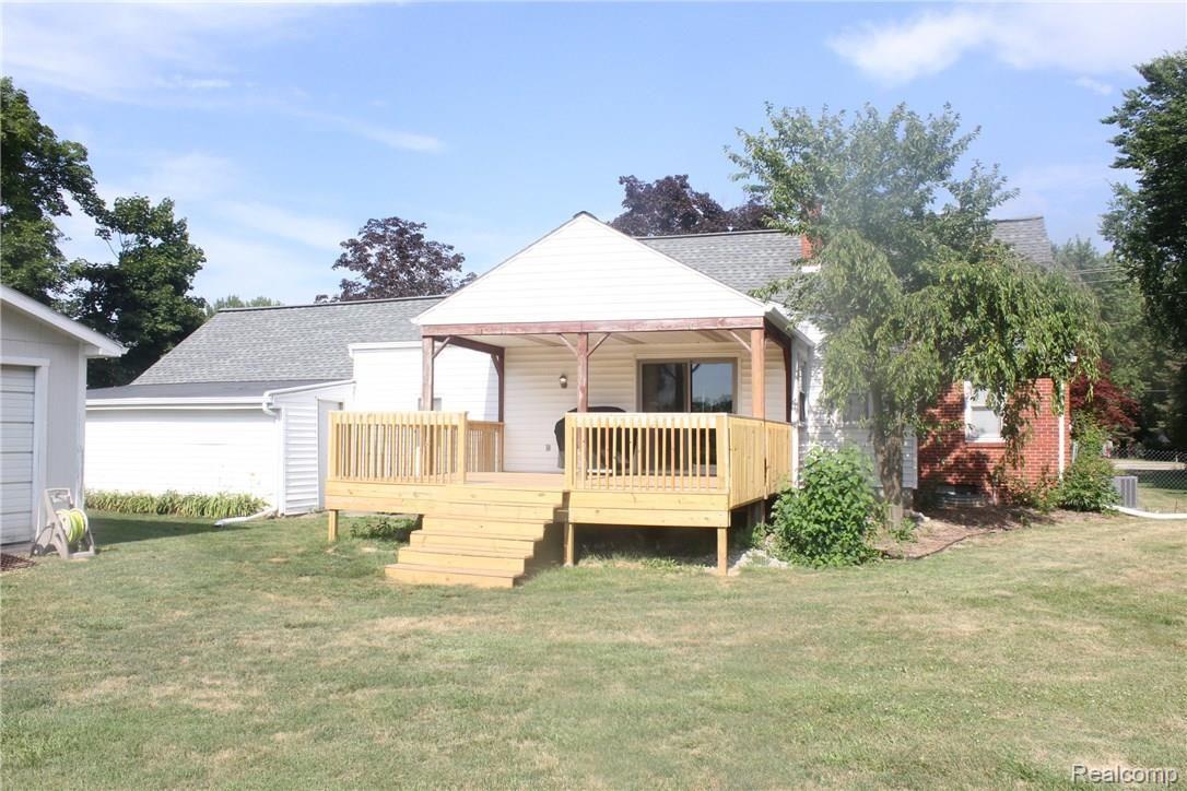 6204 Torrey Road Flint, MI 48507 - Photo 5 of 47 IMG_7352.JPG