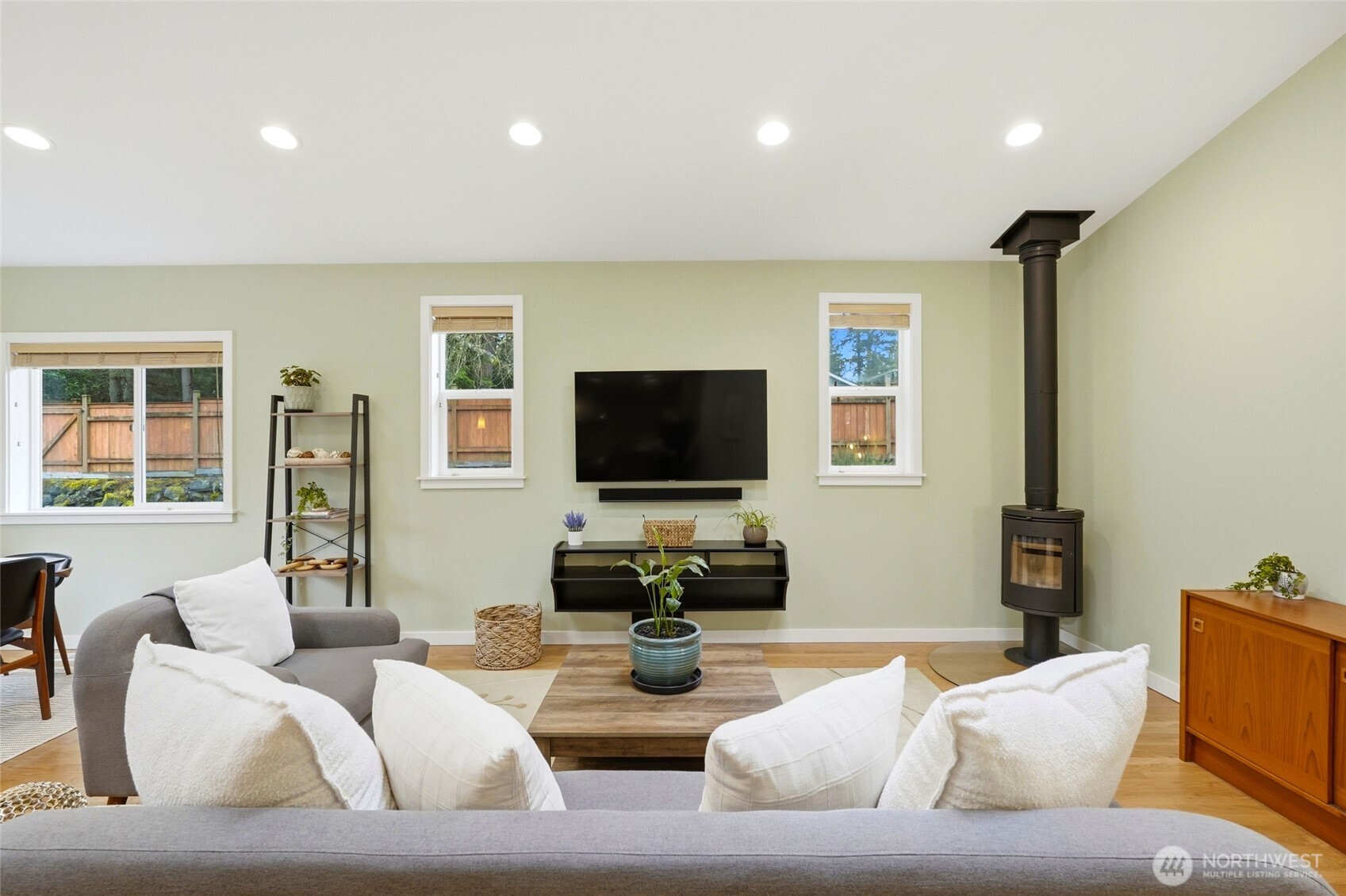 7804 200th Street Southwest Edmonds, WA 98026 - Photo 11 of 37