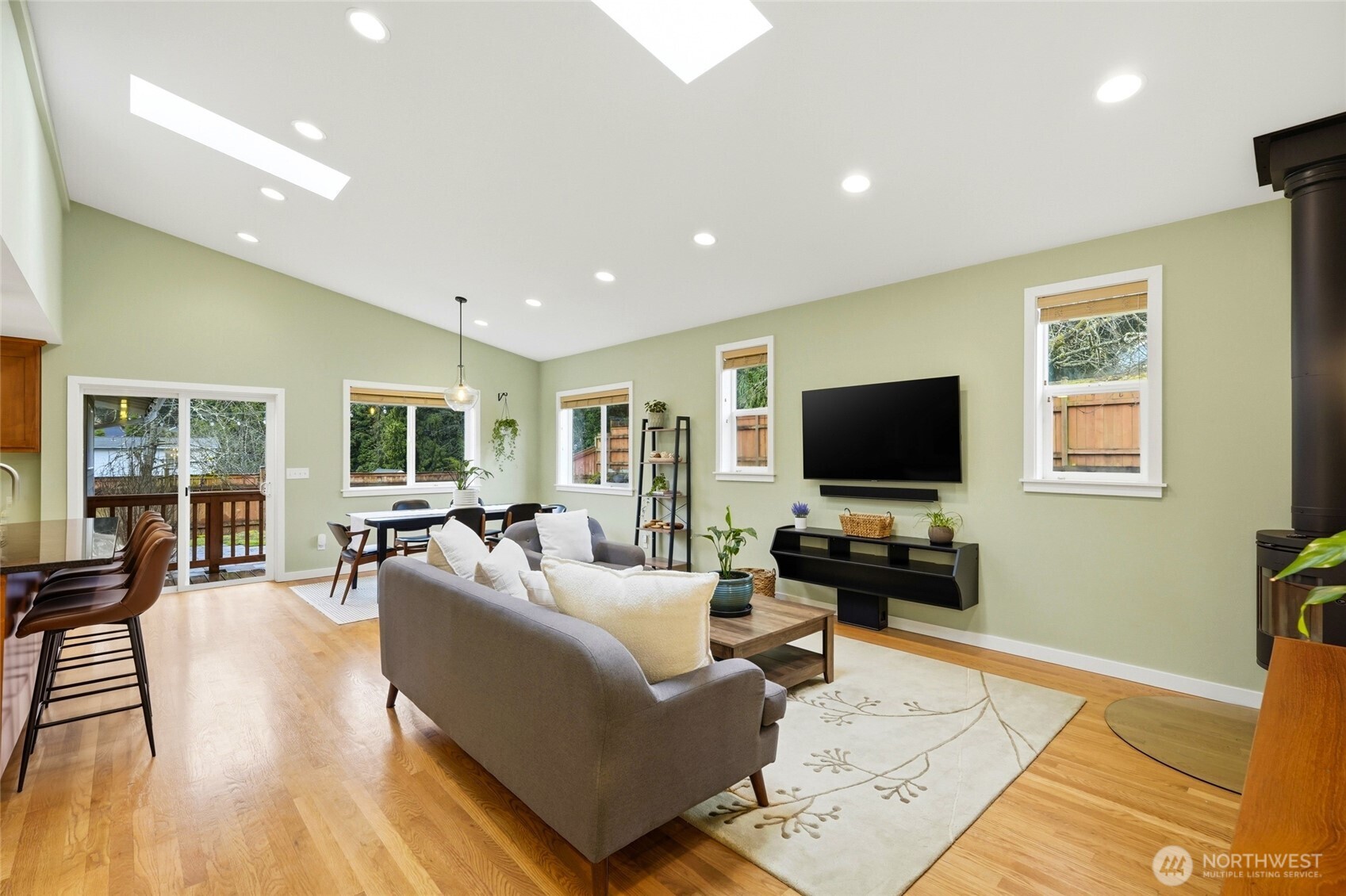 7804 200th Street Southwest Edmonds, WA 98026 - Photo 12 of 37