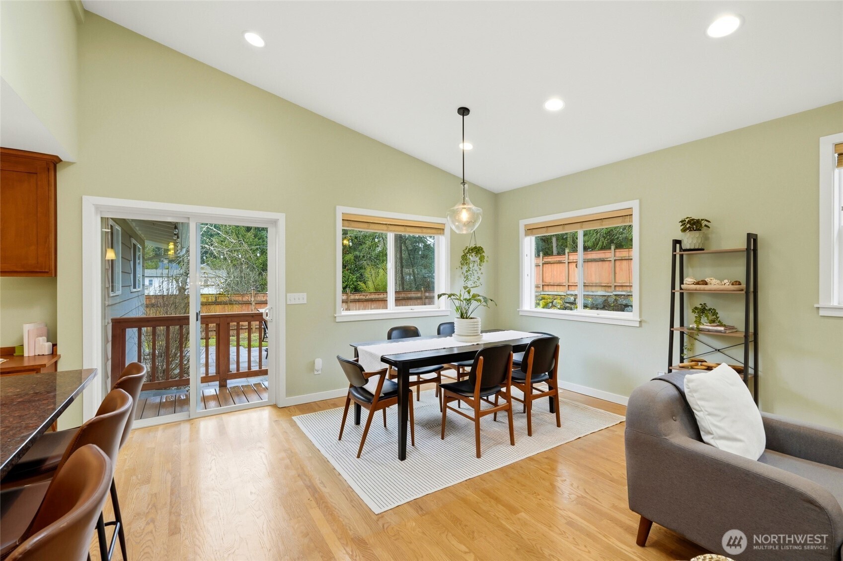 7804 200th Street Southwest Edmonds, WA 98026 - Photo 13 of 37