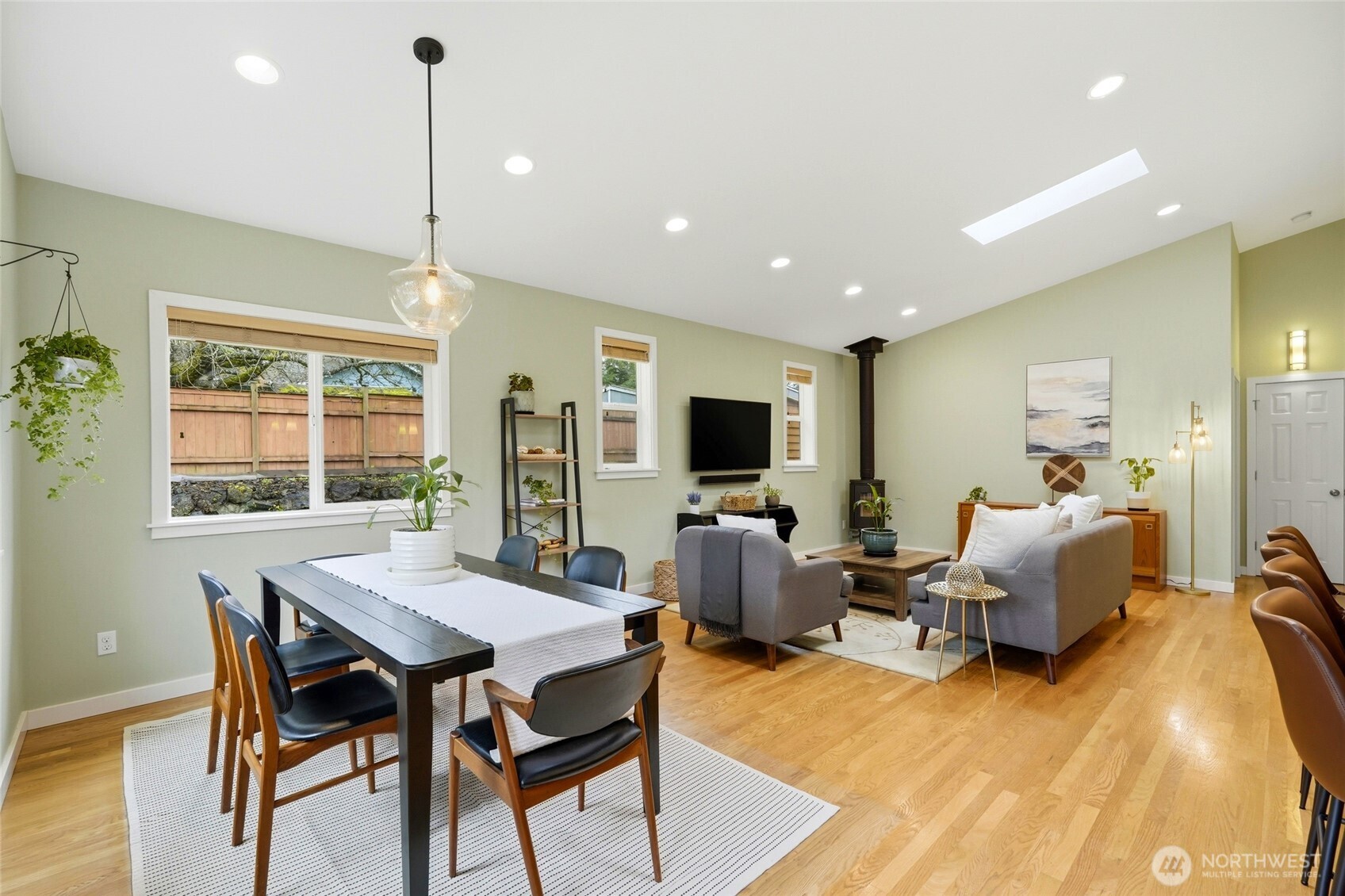 7804 200th Street Southwest Edmonds, WA 98026 - Photo 14 of 37