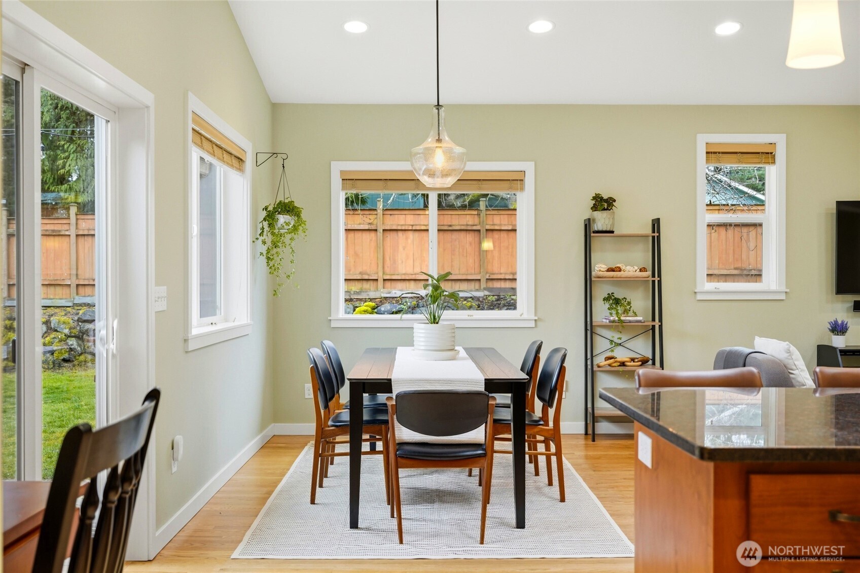 7804 200th Street Southwest Edmonds, WA 98026 - Photo 15 of 37