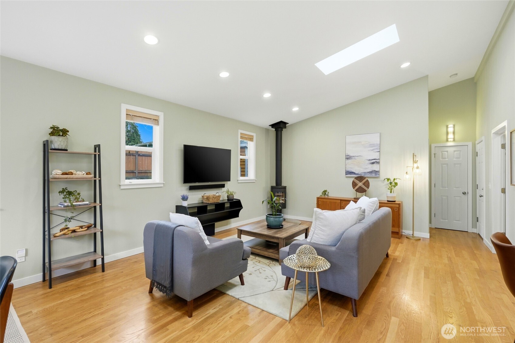 7804 200th Street Southwest Edmonds, WA 98026 - Photo 10 of 37