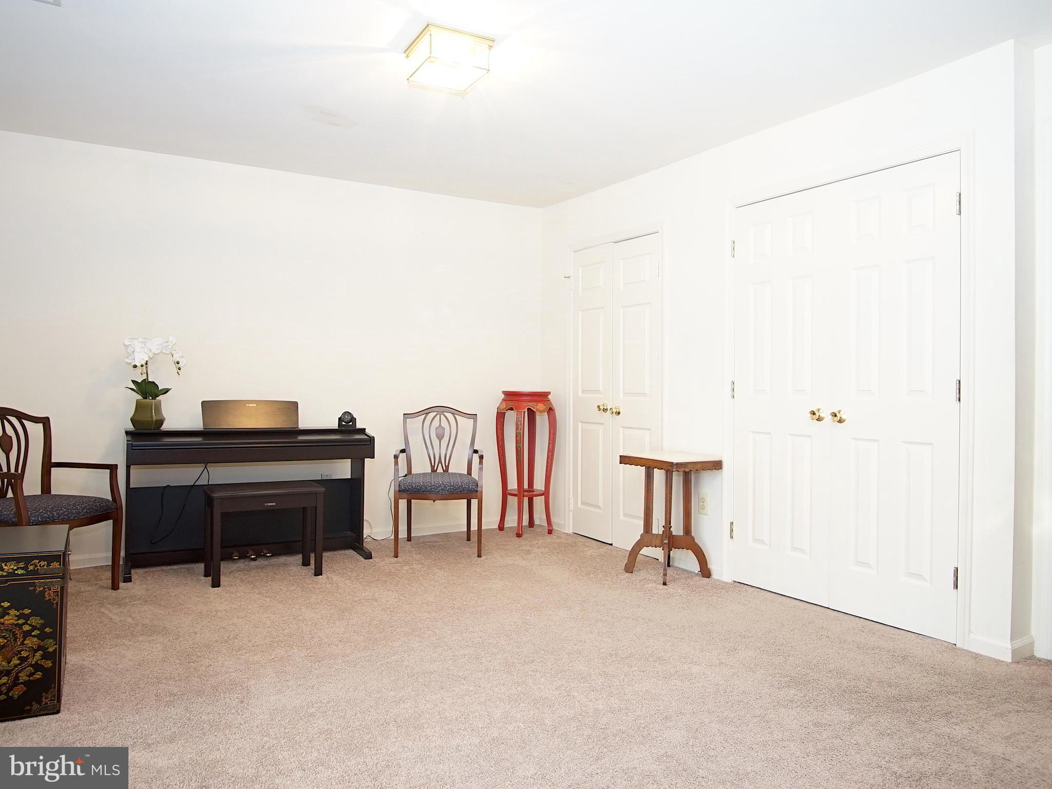 6911 Mayfair Road Laurel, MD 20707 - Photo 19 of 24 Family Room