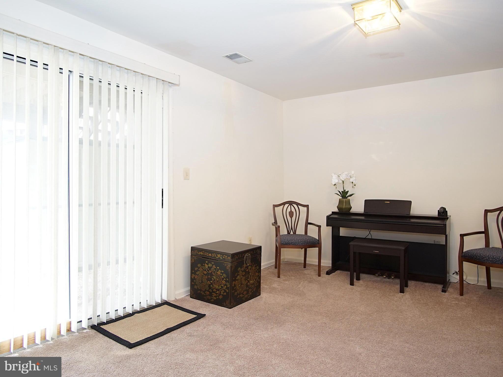 6911 Mayfair Road Laurel, MD 20707 - Photo 20 of 24 Family Room