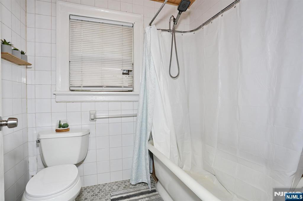 21 Haring Street Bergenfield, NJ 07621 - Photo 21 of 37