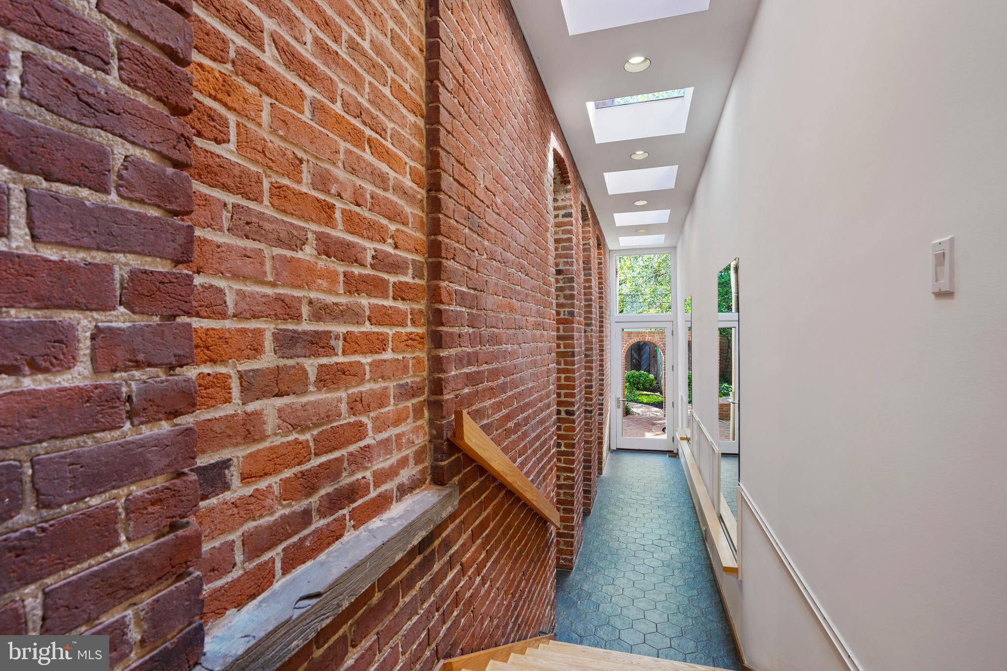 13 9th Street Southeast Washington, DC 20003 - Photo 18 of 70