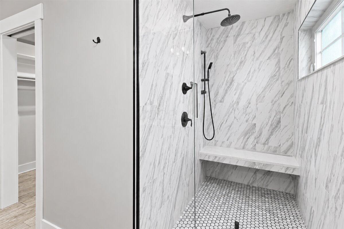176 East Weber Road Columbus, OH 43202 - Photo 21 of 47 21-21-Primary Bathroom