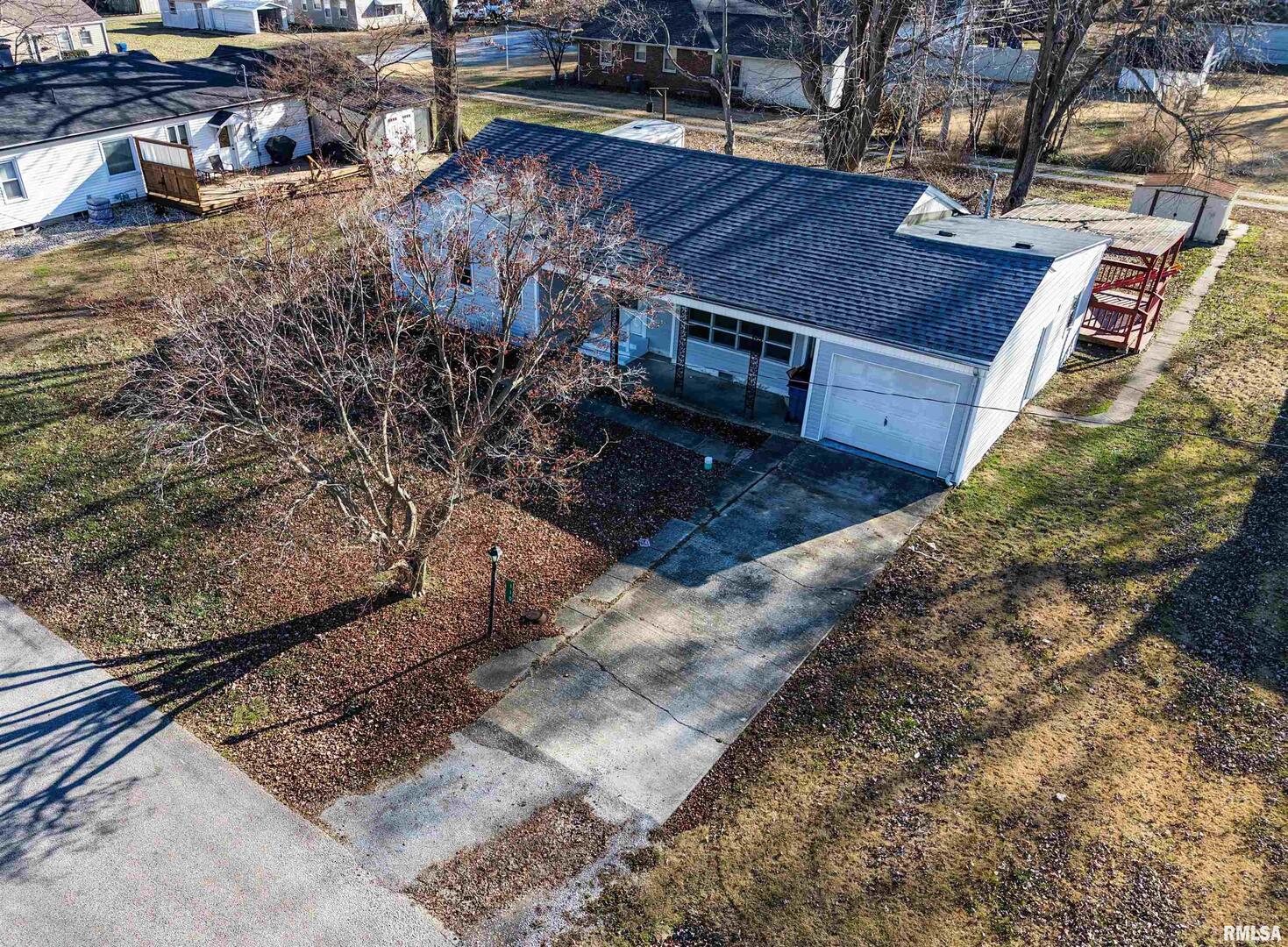 110 Hickory Street Flora, IL 62839 - Photo 2 of 71