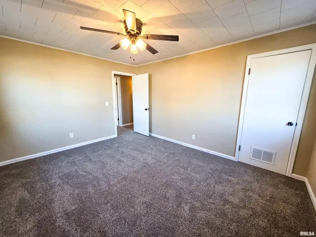 $139,000 | 110 Hickory Street, Flora, IL 62839