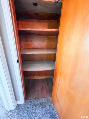 $139,000 | 110 Hickory Street, Flora, IL 62839