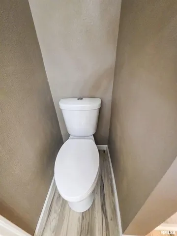 $139,000 | 110 Hickory Street, Flora, IL 62839