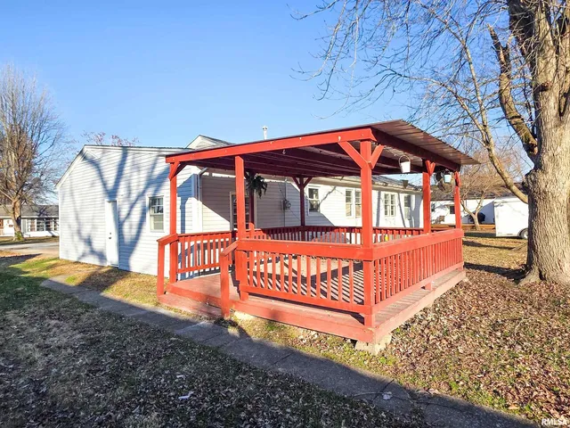 $139,000 | 110 Hickory Street, Flora, IL 62839