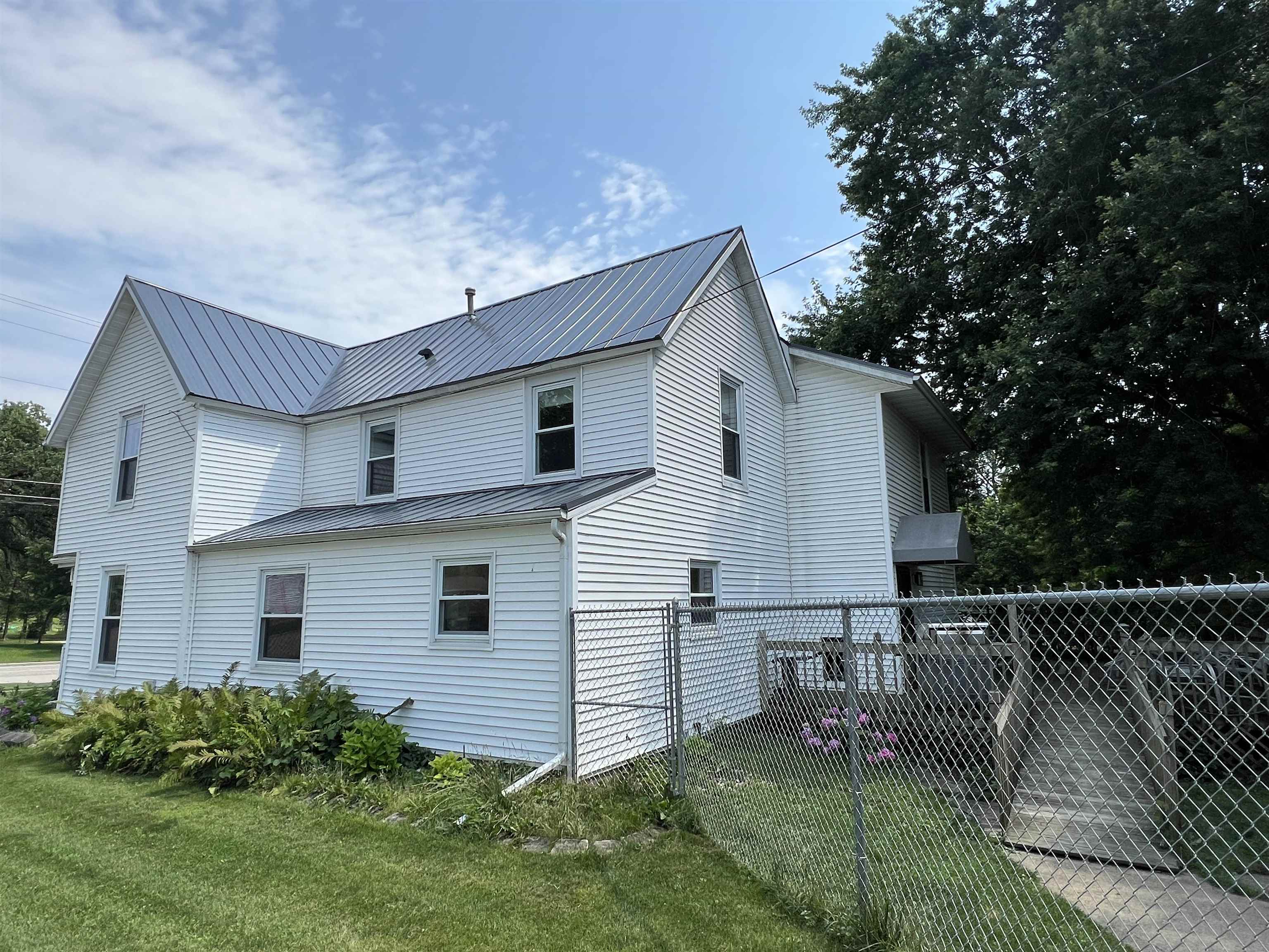 5402 South County Rd D Afton, WI 53501 - Photo 4 of 50