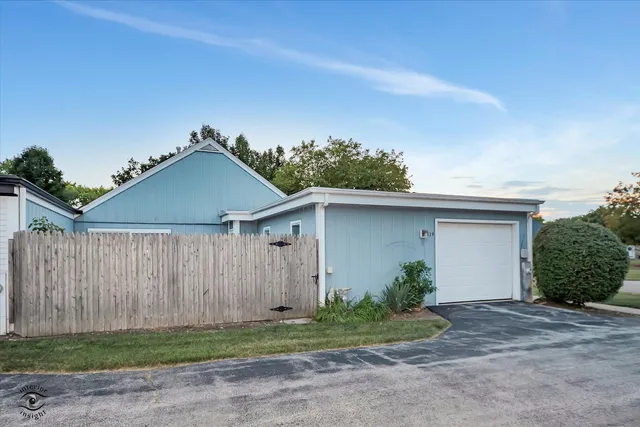 $259,900 | 119 Garden Drive, Montgomery, IL 60538