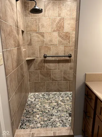 $2,975 | 10801 Cyntheanne Road, Fortville, IN 46040