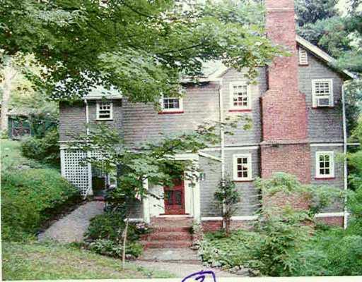 621 Poia Road Edgeworth, PA 15143 - Photo 1 of 6 Exterior Front.