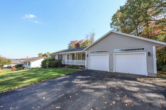 $525,000 | 35 Foch Street, Goffstown, NH 03102