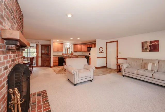 $525,000 | 35 Foch Street, Goffstown, NH 03102