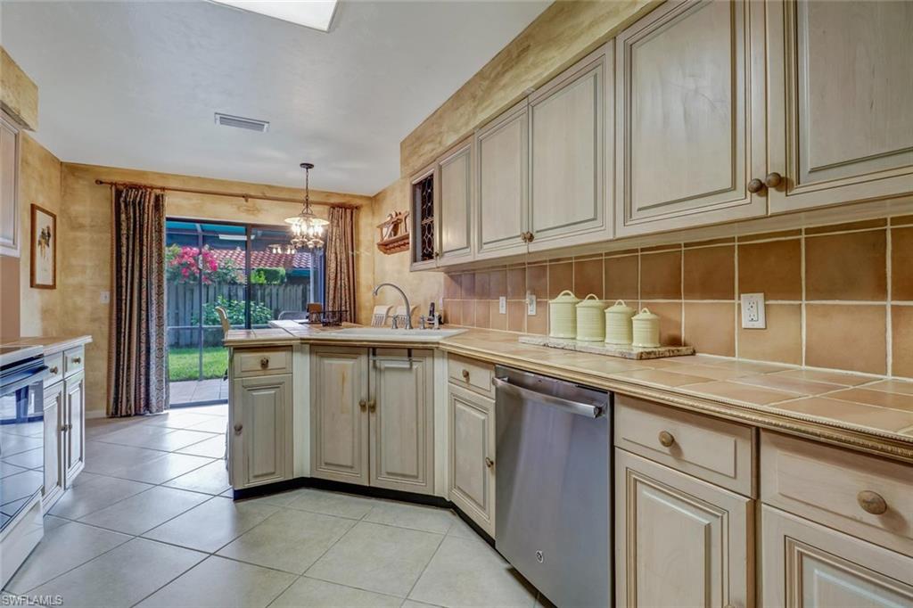 728 Reef Point Circle Naples, FL 34108 - Photo 18 of 25 Gallery Image 18