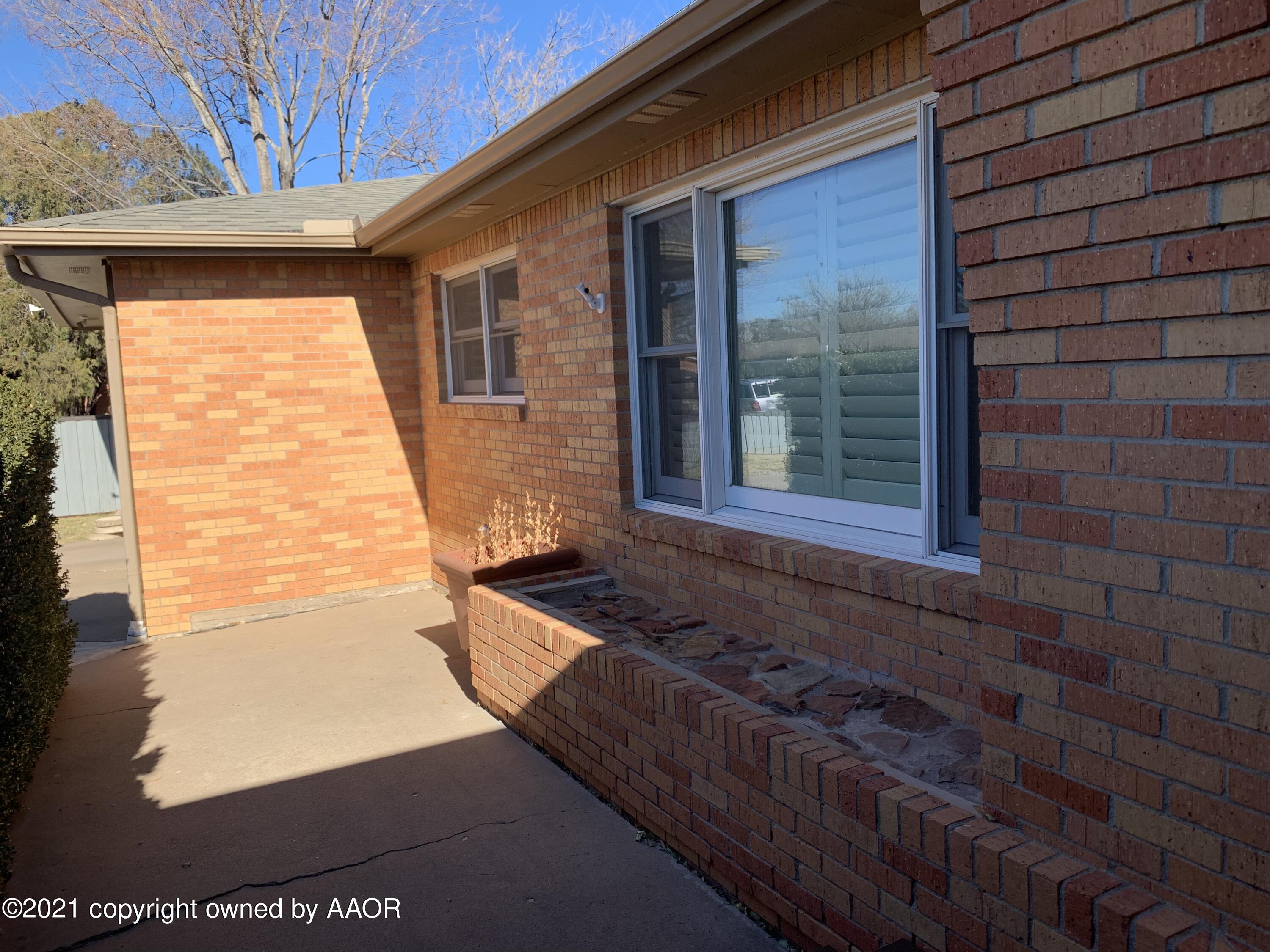3413 South Rusk Street Amarillo, TX 79109 - Photo 4 of 33 A4D48133-F398-47F4-921E-F29DC3D222CE