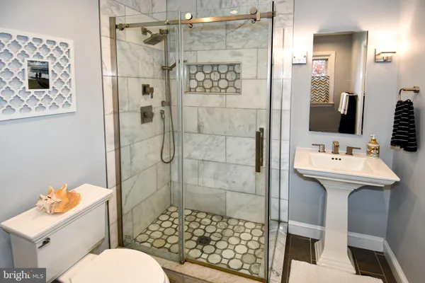 $749,000 | 5812 Piedmont Drive, Alexandria, VA 22310