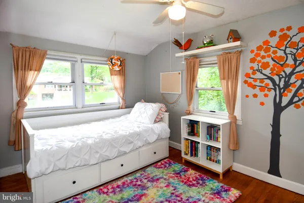 $749,000 | 5812 Piedmont Drive, Alexandria, VA 22310