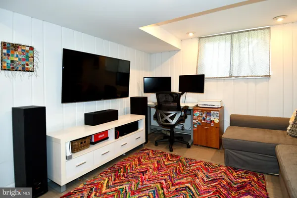 $749,000 | 5812 Piedmont Drive, Alexandria, VA 22310