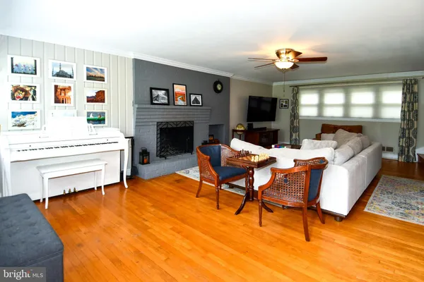 $749,000 | 5812 Piedmont Drive, Alexandria, VA 22310