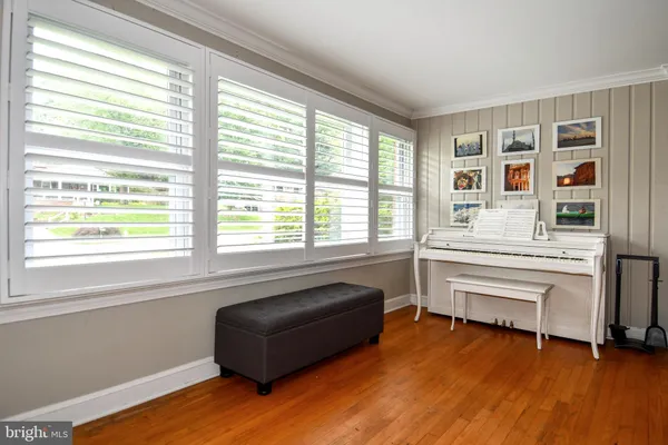 $749,000 | 5812 Piedmont Drive, Alexandria, VA 22310