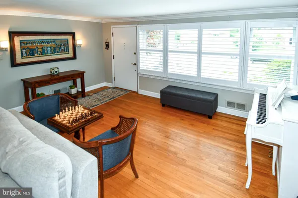 $749,000 | 5812 Piedmont Drive, Alexandria, VA 22310